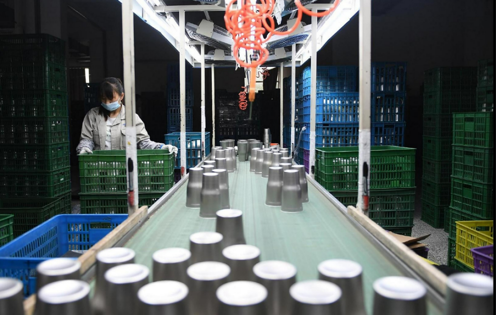 용캉 보온병 소싱 - 보온병 생산공장 내부